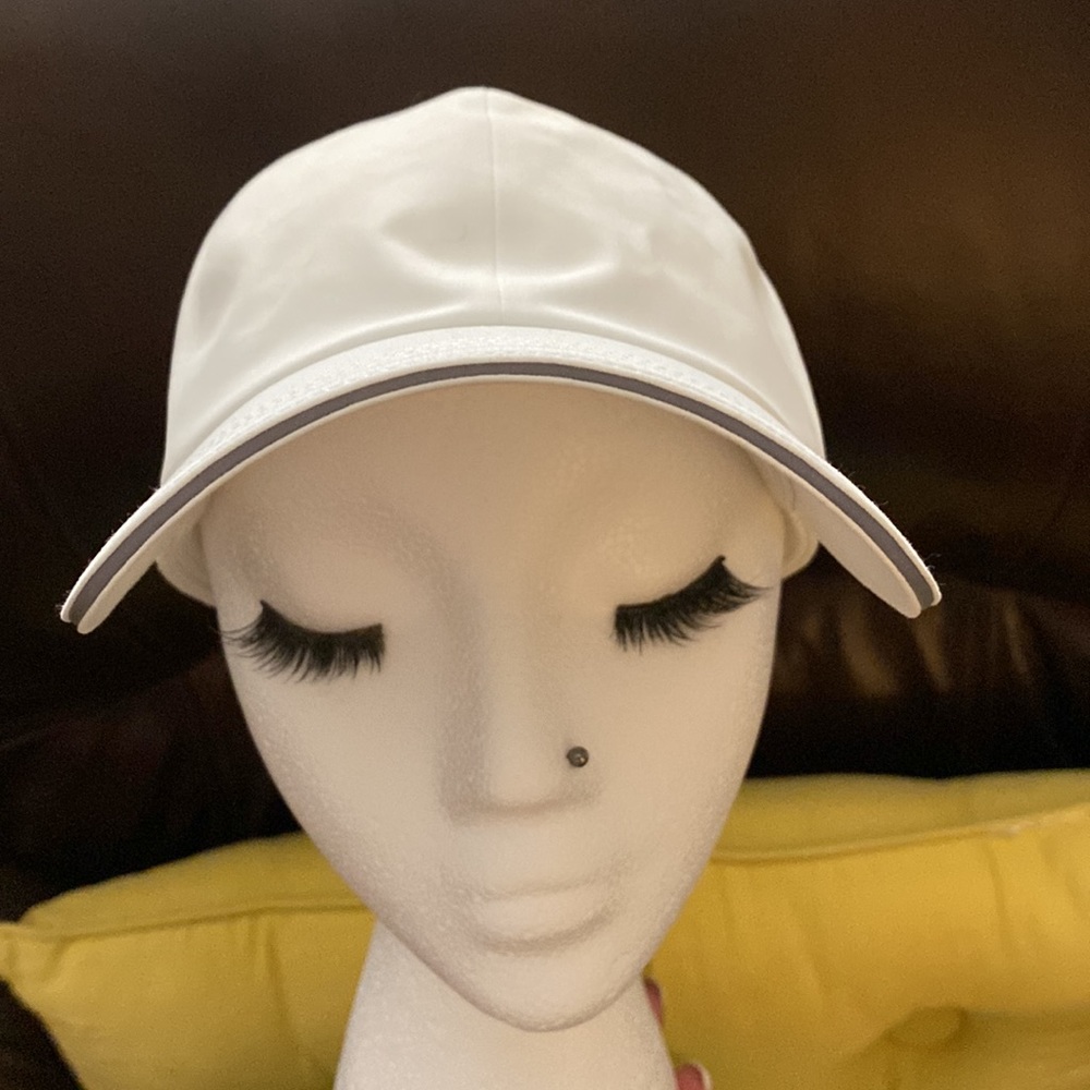 🌹🍋Lululemon Cap - Picture 5 of 11
